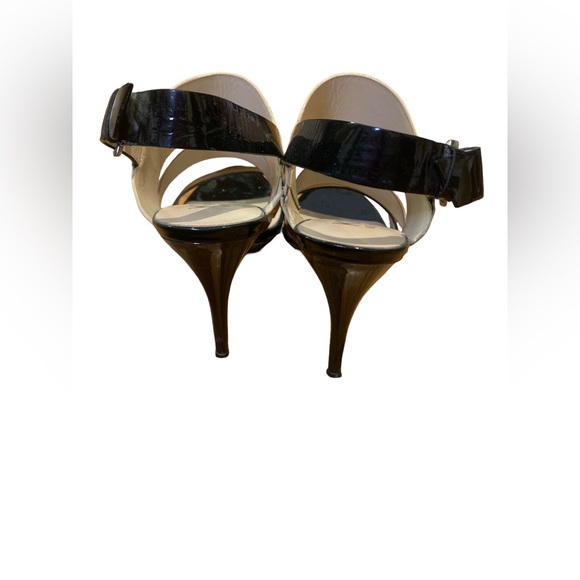 Michael Kors Leather Strapy Sandals - Picture 2 of 14